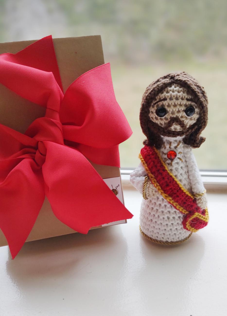 Handmade Crochet Sagrado Corazon de Jesus Doll 7 inches Personalized