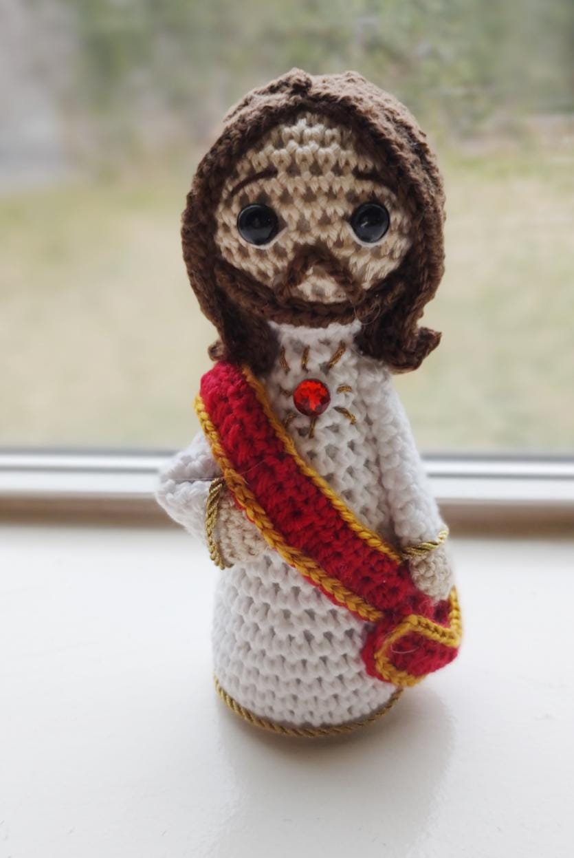 Handmade Crochet Sagrado Corazon de Jesus Doll 7 inches Personalized